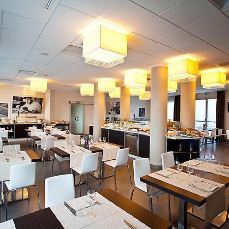Hotel Fiera Римини Экстерьер фото
