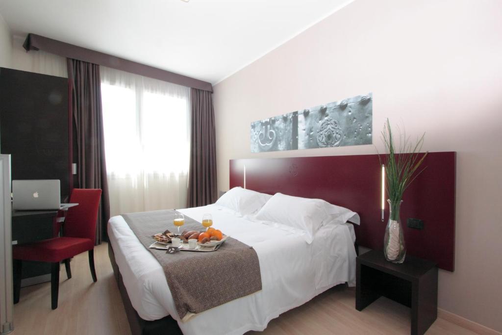 Hotel Fiera Римини Номер фото
