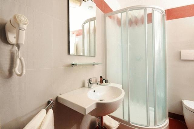 Hotel Fiera Римини Экстерьер фото