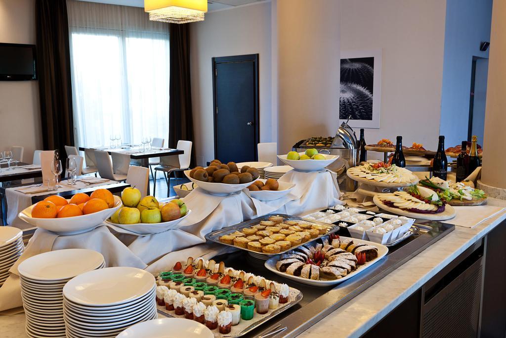 Hotel Fiera Римини Экстерьер фото